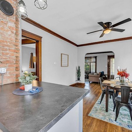 Beautifully Remodeled Duplex Apt In West Blvd 클리블랜드 외부 사진