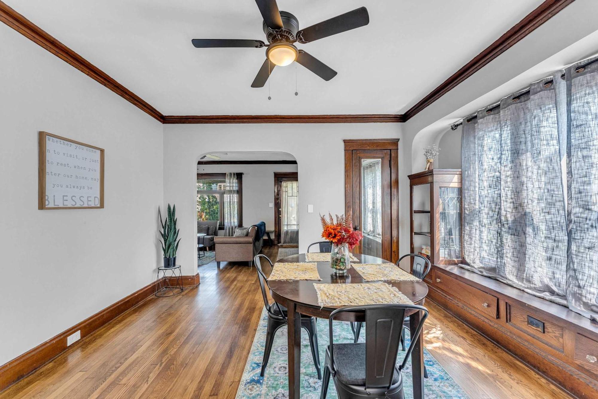 Beautifully Remodeled Duplex Apt In West Blvd 클리블랜드 외부 사진