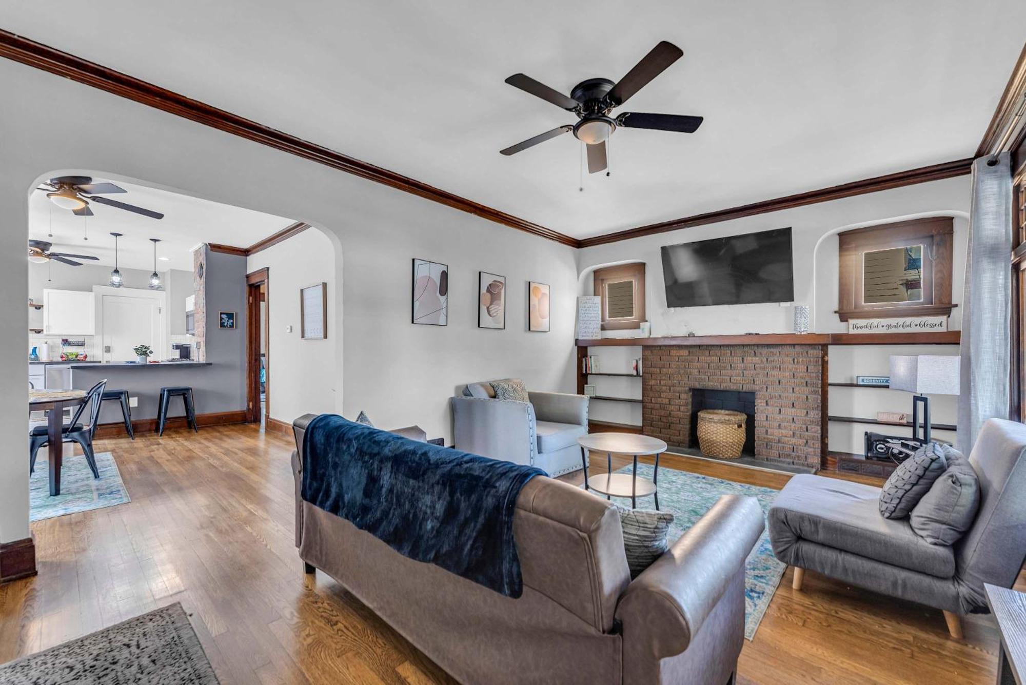 Beautifully Remodeled Duplex Apt In West Blvd 클리블랜드 외부 사진